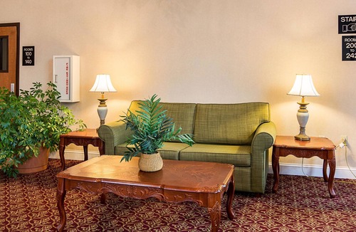 Clinton Hotel | Econo Lodge Andrews Air Force Base