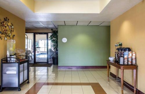 Ankeny Cabin | Econo Lodge Ankeny - Des Moines