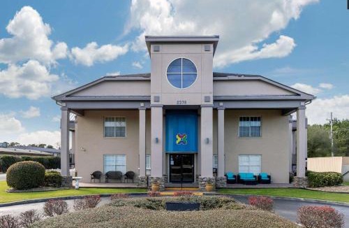 Red Hill Cabin | Econo Lodge At The University