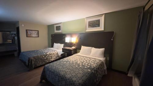 Belton Hotel | Econo Lodge Belton - Kansas City South