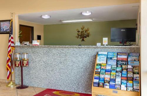 Belton Hotel | Econo Lodge Belton - Kansas City South