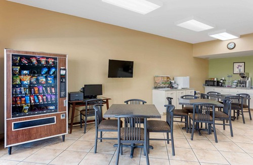 Belton Hotel | Econo Lodge Belton - Kansas City South