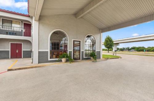 Belton Cabin | Econo Lodge Belton
