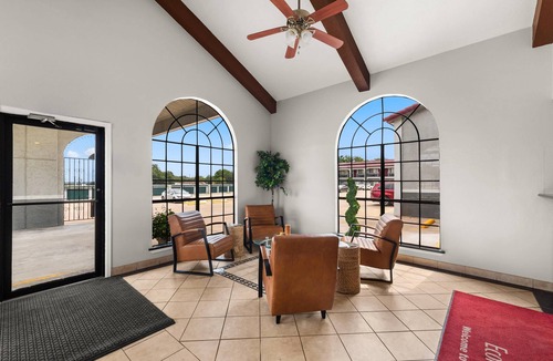 Belton Hotel | Econo Lodge Belton