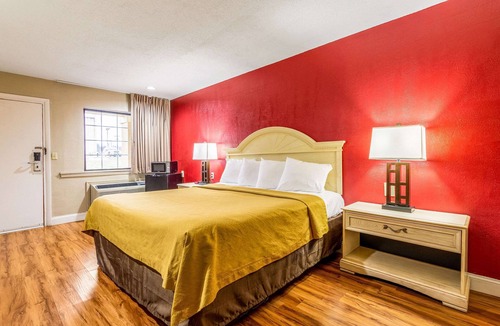 Berea Hotel | Econo Lodge Berea