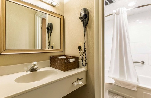Berea Hotel | Econo Lodge Berea