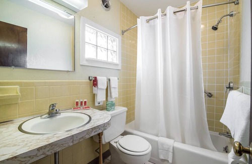 Brattleboro Hotel | Econo Lodge Brattleboro South