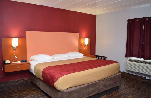 Brockport Hotel | Econo Lodge Brockport