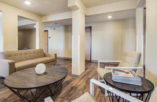 Burlington Hotel | Econo Lodge Burlington I-70