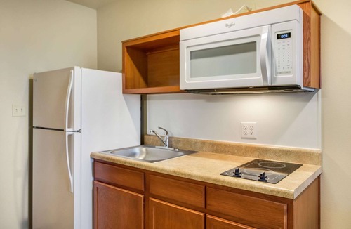 Burlington Hotel | Econo Lodge Burlington I-70