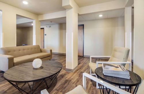 Burlington Hotel | Econo Lodge Burlington I-70