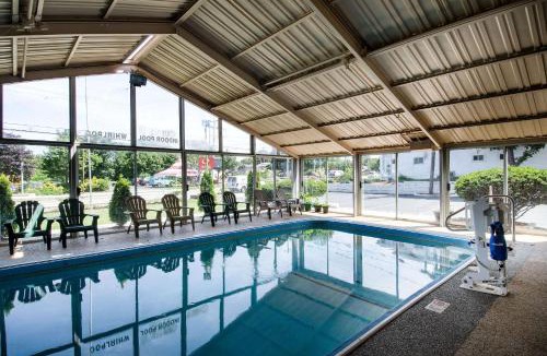 West Yarmouth Cabin | Econo Lodge by Choice - Cape Cod