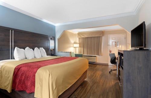 Byron Cabin | Econo Lodge Byron - Warner Robins