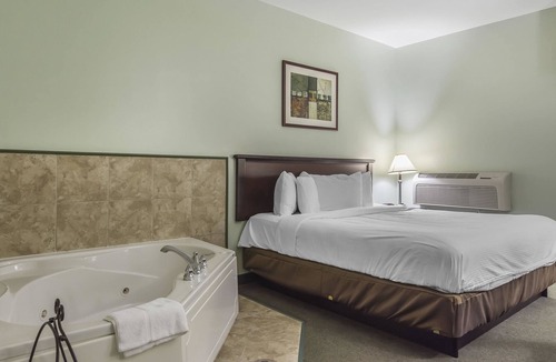 Huntsville Hotel | Econo Lodge