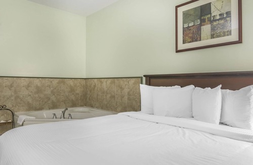 Huntsville Hotel | Econo Lodge