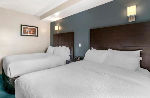Gay Village Hotel | Econo Lodge