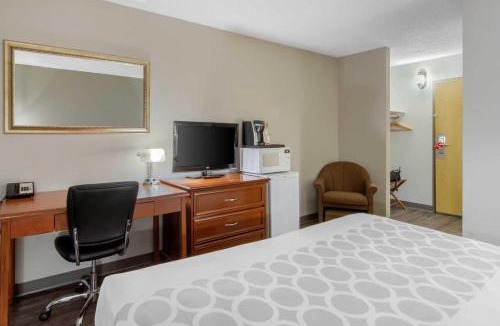 Regina Cabin | Econo Lodge