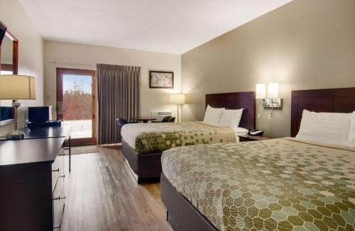 Cadillac Cabin | Econo Lodge Cadillac by Choice