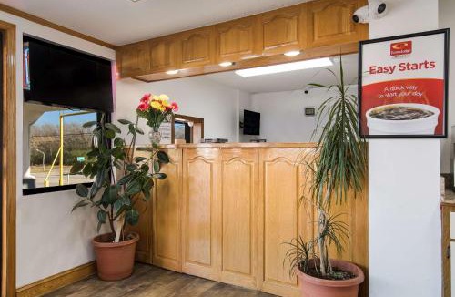 Calhoun Hotel | Econo Lodge Calhoun North Damascus