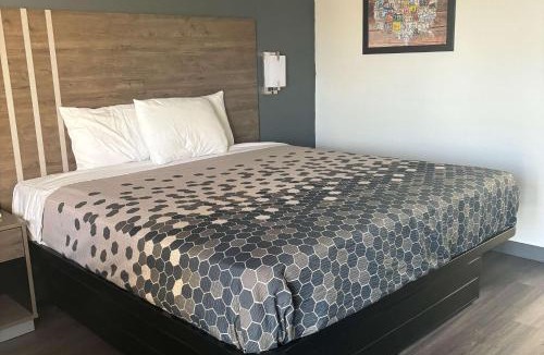 Calhoun Hotel | Econo Lodge Calhoun South