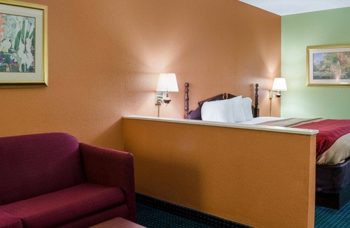 Canton Hotel | Econo Lodge Canton I-55