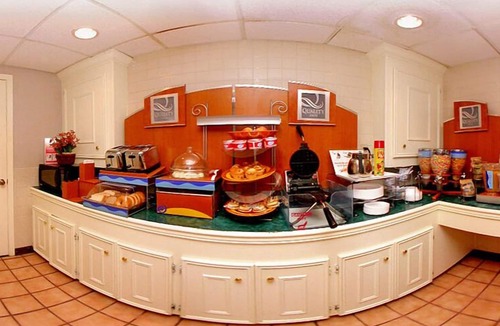 Canton Hotel | Econo Lodge Canton I-55