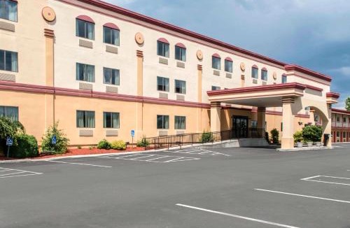 Carlisle Cabin | Econo Lodge Carlisle