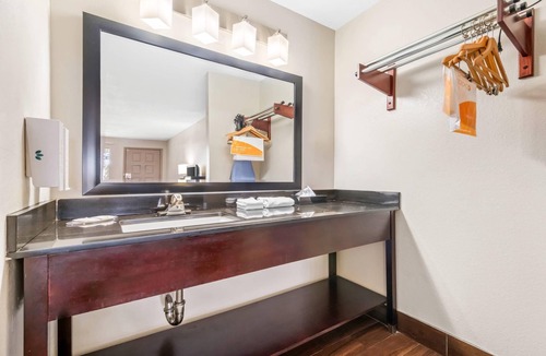 Childress Hotel | Econo Lodge Childress