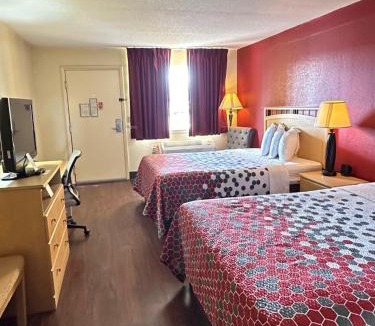 Christiansburg Cabin | Econo Lodge Christiansburg-Blacksburg I-81