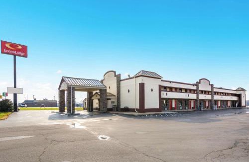 Cloverdale Cabin | Econo Lodge Cloverdale