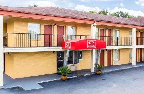 North Charleston Cabin | Econo Lodge Coliseum