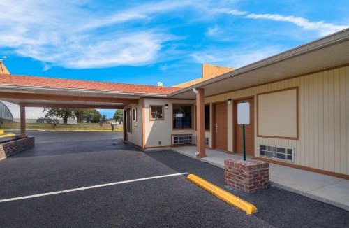 Cornersville Cabin | Econo Lodge Cornersville I-65