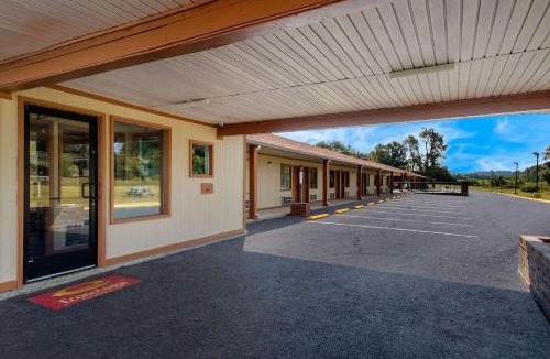 Cornersville Cabin | Econo Lodge Cornersville I-65
