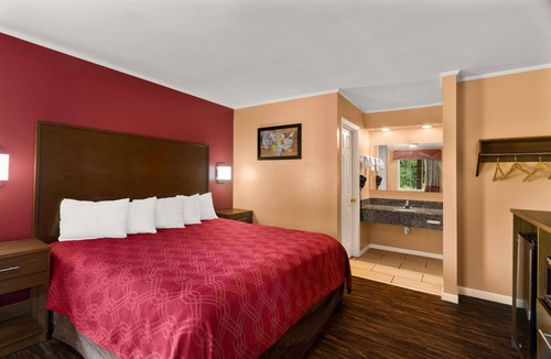 Cornersville Hotel | Econo Lodge Cornersville I-65