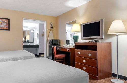 Cortland Hotel | Econo Lodge Cortland Downtown