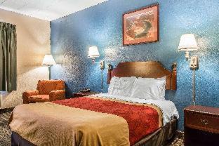 Cranston Cabin | Econo Lodge Cranston - Providence