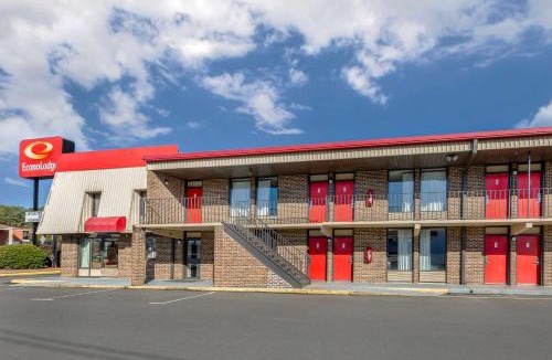 Creedmoor Cabin | Econo Lodge Creedmoor - Butner