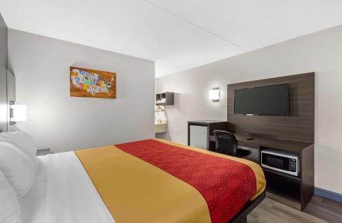 Creedmoor Cabin | Econo Lodge Creedmoor - Butner