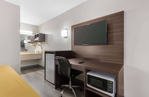 Creedmoor Hotel | Econo Lodge Creedmoor - Butner