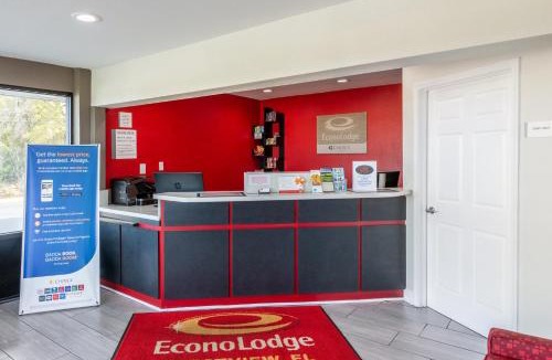 Crestview Cabin | Econo Lodge Crestview South