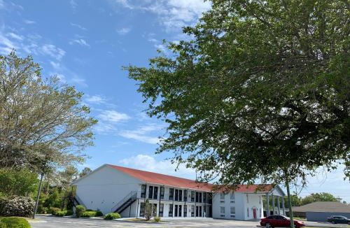 Morehead City Cabin | Econo Lodge Crystal Coast