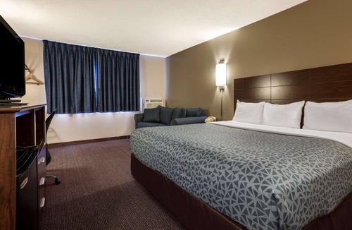 Corfu Hotel | Econo Lodge Darien Lakes