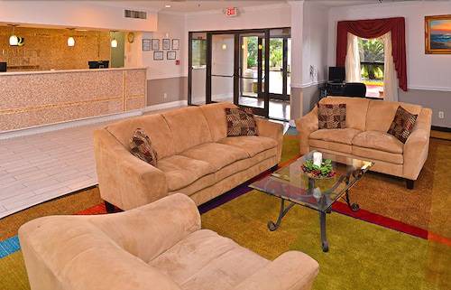 Darien Hotel | Econo Lodge Darien