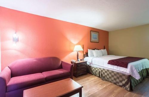 Decatur Cabin | Econo Lodge Decatur South