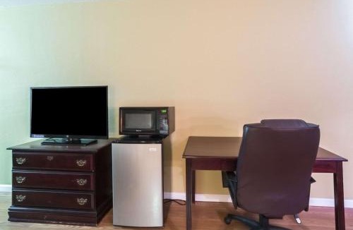 Decatur Cabin | Econo Lodge Decatur South