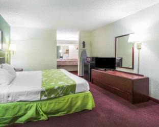 Dothan Cabin | Econo Lodge Dothan West