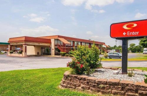 Dyersburg Cabin | Econo Lodge Dyersburg I-155