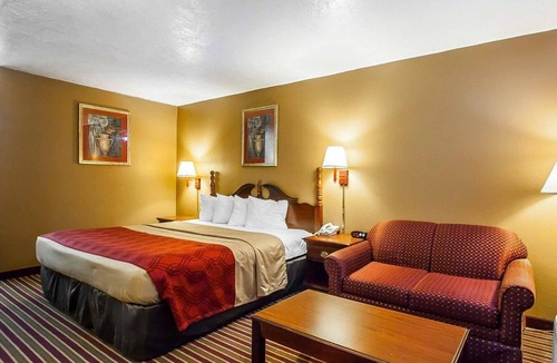 Dyersburg Hotel | Econo Lodge Dyersburg I-155