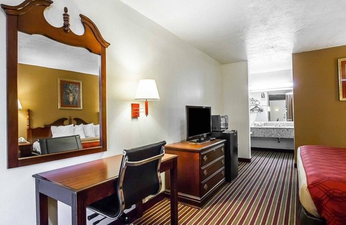 Dyersburg Hotel | Econo Lodge Dyersburg I-155