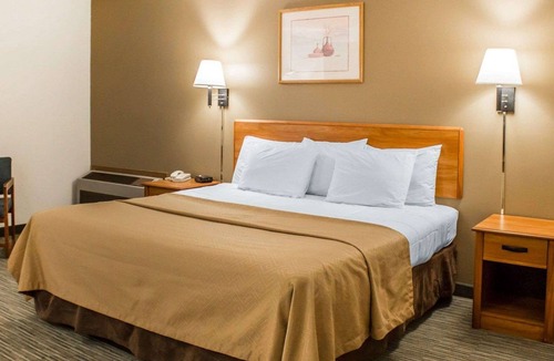 Elkhart Hotel | Econo Lodge Elkhart North